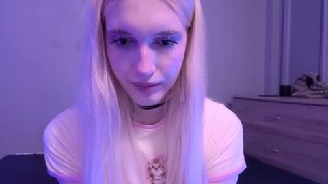 Snapshot of sweetcrystalll chatting on 06.24.26 sweetcrystalll online show from 06.24.26