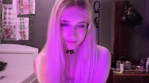 Snapshot of sweetcrystalll chatting on 07.10.26 sweetcrystalll online show from 07.10.26