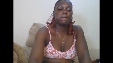 Snapshot of sweetdarkskin chatting on 06.09.26 CLARIS online show from 06.09.26
