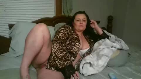 Snapshot of sweetdelight84 chatting on 12.23.25 kandy online show from 12.23.25