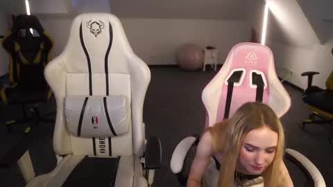 Snapshot of sweetdesiree_ chatting on 09.14.25 Amelia online show from 09.14.25