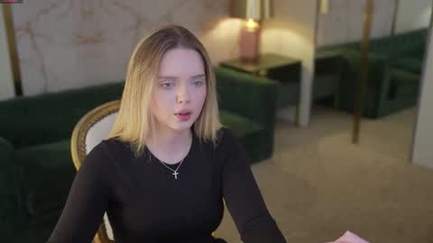 Snapshot of sweetdesiree_ chatting on 09.24.25 Amelia online show from 09.24.25