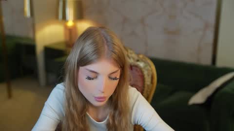 Snapshot of sweetdesiree_ chatting on 09.30.25 Amelia online show from 09.30.25