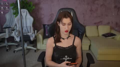 Snapshot of sweetdesiree_ chatting on 10.17.25 Amelia online show from 10.17.25