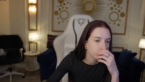 Snapshot of sweetdesiree_ chatting on 11.04.25 Amelia online show from 11.04.25