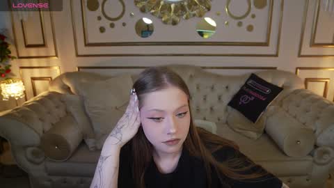 Snapshot of sweetdesiree_ chatting on 12.03.25 Amelia online show from 12.03.25