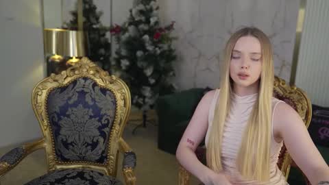 Snapshot of sweetdesiree_ chatting on 12.18.25 Amelia online show from 12.18.25