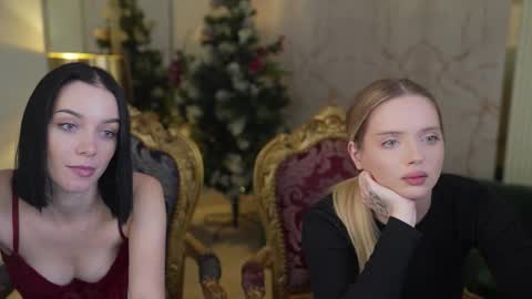 Snapshot of sweetdesiree_ chatting on 12.19.25 Amelia online show from 12.19.25