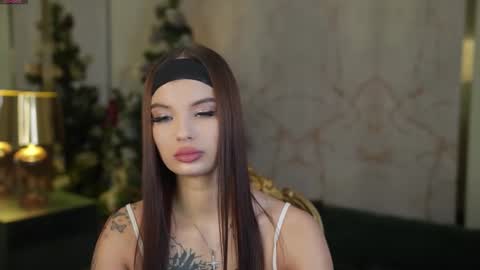 Snapshot of sweetdesiree_ chatting on 12.22.25 Amelia online show from 12.22.25