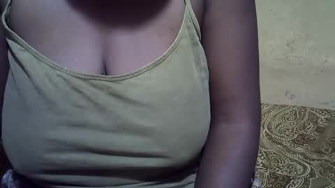 Snapshot of sweetdivah2 chatting on 06.03.26 divinah online show from 06.03.26