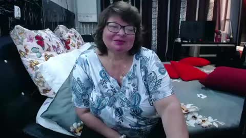 Snapshot of sweetestmilf4you chatting on 04.30.26 sweetestmilf4you online show from 04.30.26