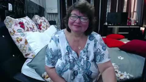 Snapshot of sweetestmilf4you chatting on 04.30.26 sweetestmilf4you online show from 04.30.26