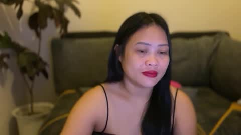 Snapshot of sweetestsmile_ chatting on 12.23.25 Khaye online show from 12.23.25