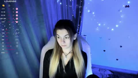 Snapshot of sweetfoyou chatting on 12.18.25 sweetfoyou online show from 12.18.25