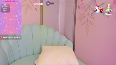 Snapshot of sweetgirl4u_ chatting on 12.15.24 MIA online show from 12.15.24