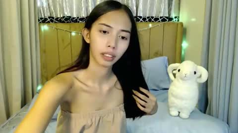 Snapshot of sweetgirl_daphne chatting on 05.20.26 sweetgirl_daphne online show from 05.20.26