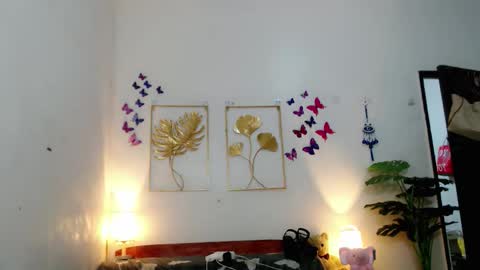 Snapshot of sweetgirl_mayxx chatting on 04.23.26 May online show from 04.23.26