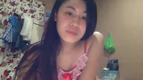 Snapshot of sweetgirllucy24xx chatting on 04.11.26 sweetgirllucy24xx online show from 04.11.26