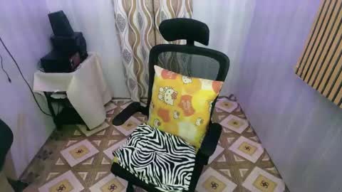 IM YOUR GRACE online show from 12.11.24