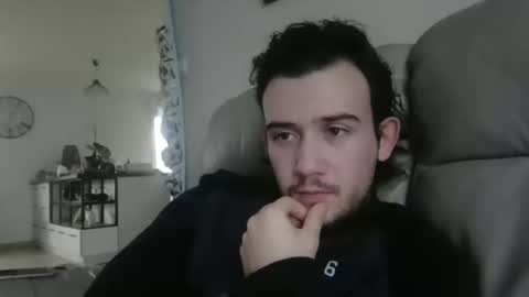 Snapshot of sweetguyss12 chatting on 12.18.25 sweetguyss12 online show from 12.18.25