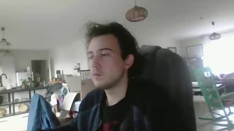 Snapshot of sweetguyss12 chatting on 12.19.25 sweetguyss12 online show from 12.19.25