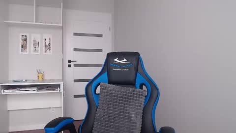 Emma  online show from 02.17.26