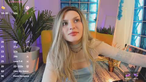 Snapshot of sweetheart_flower chatting on 12.10.24 Kira online show from 12.10.24