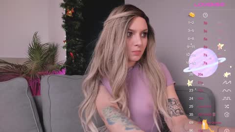 Snapshot of sweetheart_flower chatting on 12.16.24 Kira online show from 12.16.24