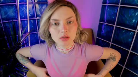 Snapshot of sweetheart_flower chatting on 12.25.24 Kira online show from 12.25.24