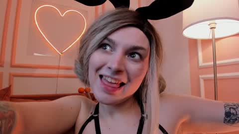 Snapshot of sweetheart_flower chatting on 12.30.24 Kira online show from 12.30.24