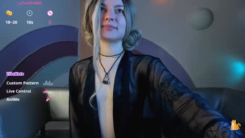 Snapshot of sweetheart_flower chatting on 01.15.25 Kira online show from 01.15.25