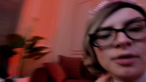 Snapshot of sweetheart_flower chatting on 01.25.25 Kira online show from 01.25.25