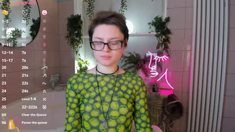 Snapshot of sweetheart_flower chatting on 01.31.25 Kira online show from 01.31.25