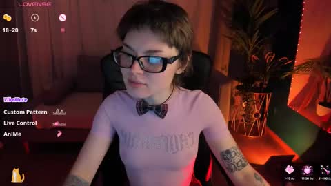 Snapshot of sweetheart_flower chatting on 02.15.25 Kira online show from 02.15.25