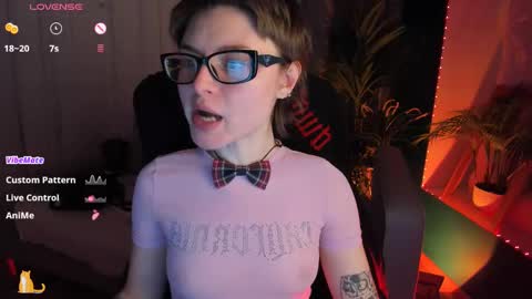 Snapshot of sweetheart_flower chatting on 02.16.25 Kira online show from 02.16.25