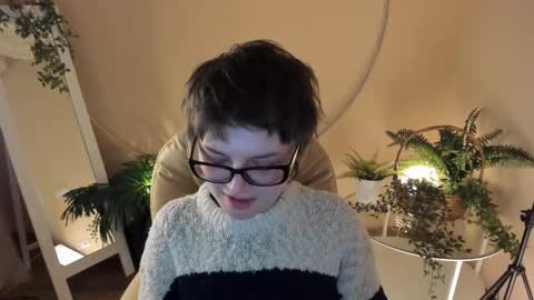 Snapshot of sweetheart_flower chatting on 02.21.25 Kira online show from 02.21.25