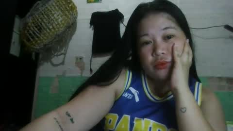 Snapshot of sweethot_asian chatting on 11.19.25 sweethot_asian online show from 11.19.25