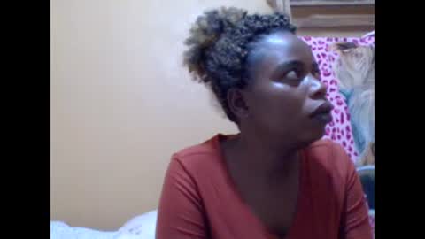 Snapshot of sweetib1 chatting on 02.13.25 sweetib1 online show from 02.13.25