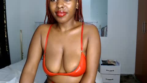 Snapshot of sweetice_01 chatting on 06.25.26 euny online show from 06.25.26