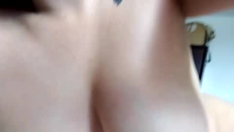 Ana Mara  i cant Make noise My family is here  online show from 11.16.25