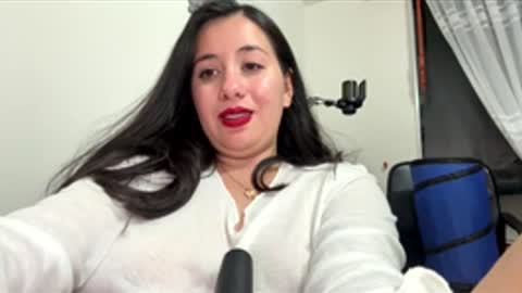 Ana Mara  i cant Make noise My family is here  online show from 01.19.26