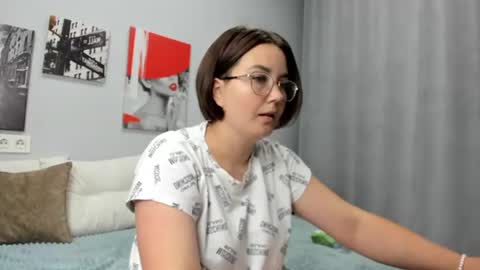 Snapshot of sweetie_rozzy chatting on 06.27.26 ROZZY online show from 06.27.26