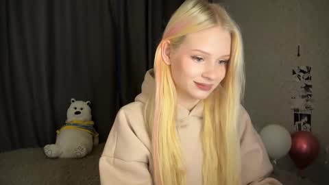 sweetie Lisa3 online show from 12.24.24