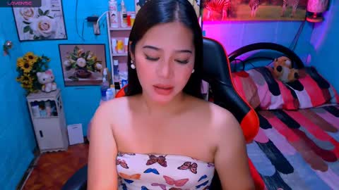 Nicole online show from 02.28.25