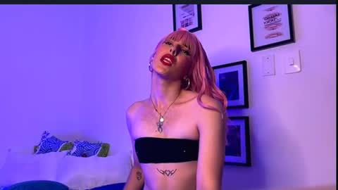 Snapshot of sweetjames2810 chatting on 01.14.25 SWEETJAMES online show from 01.14.25