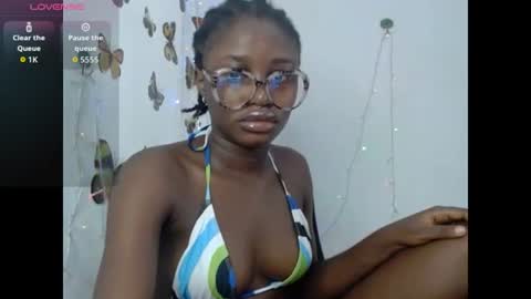 Snapshot of sweetjuicyclit chatting on 06.13.26 zuri online show from 06.13.26