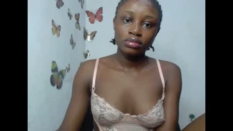Snapshot of sweetjuicyclit chatting on 07.13.26 zuri online show from 07.13.26