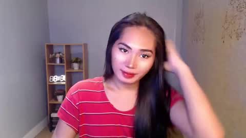 Snapshot of sweetladyboyx chatting on 02.14.25   online show from 02.14.25