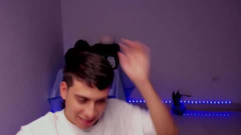 Snapshot of sweetlian_04 chatting on 12.08.24 Lian online show from 12.08.24