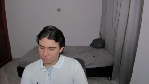 Snapshot of sweetlian_04 chatting on 10.08.25 Lian online show from 10.08.25